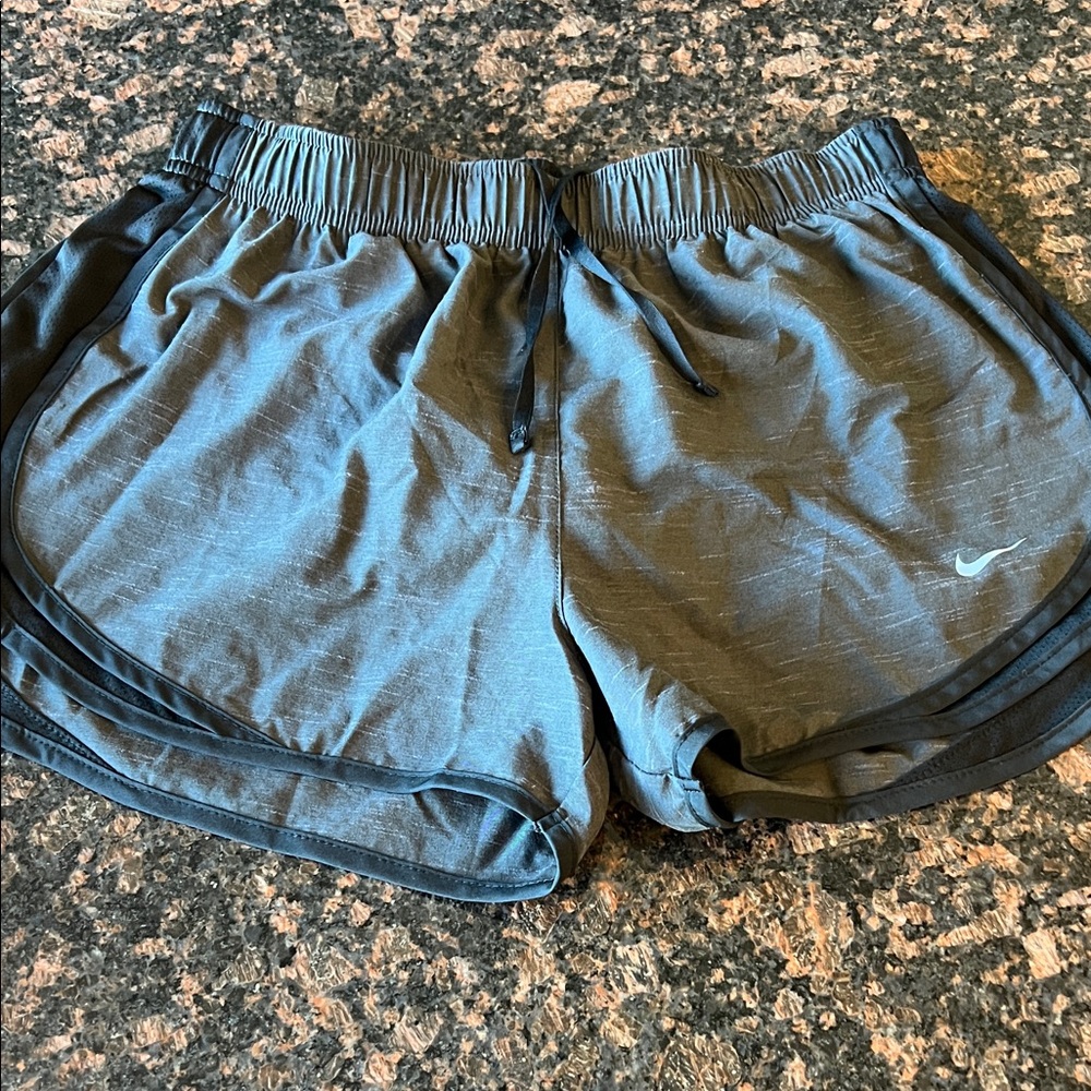 Nike Women's Black and Gray Athletic Shorts medium Dri Fit